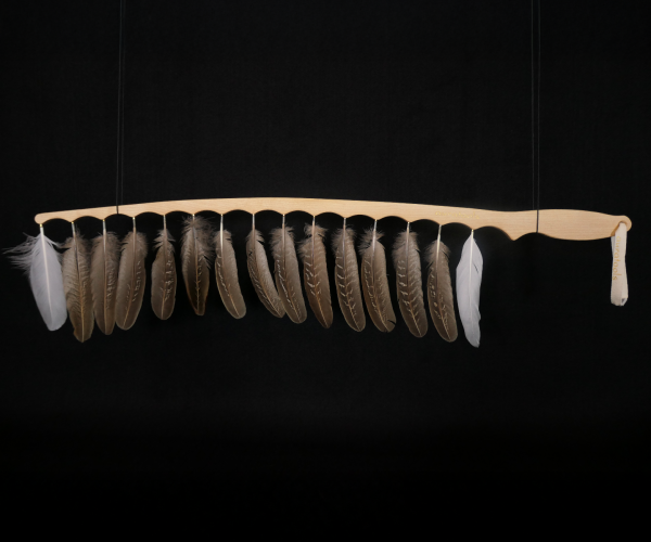 Großer Aurakamm mit Fasanen- und Gänsefedern